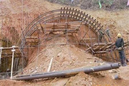 莺歌海镇钢花管锚杆施工